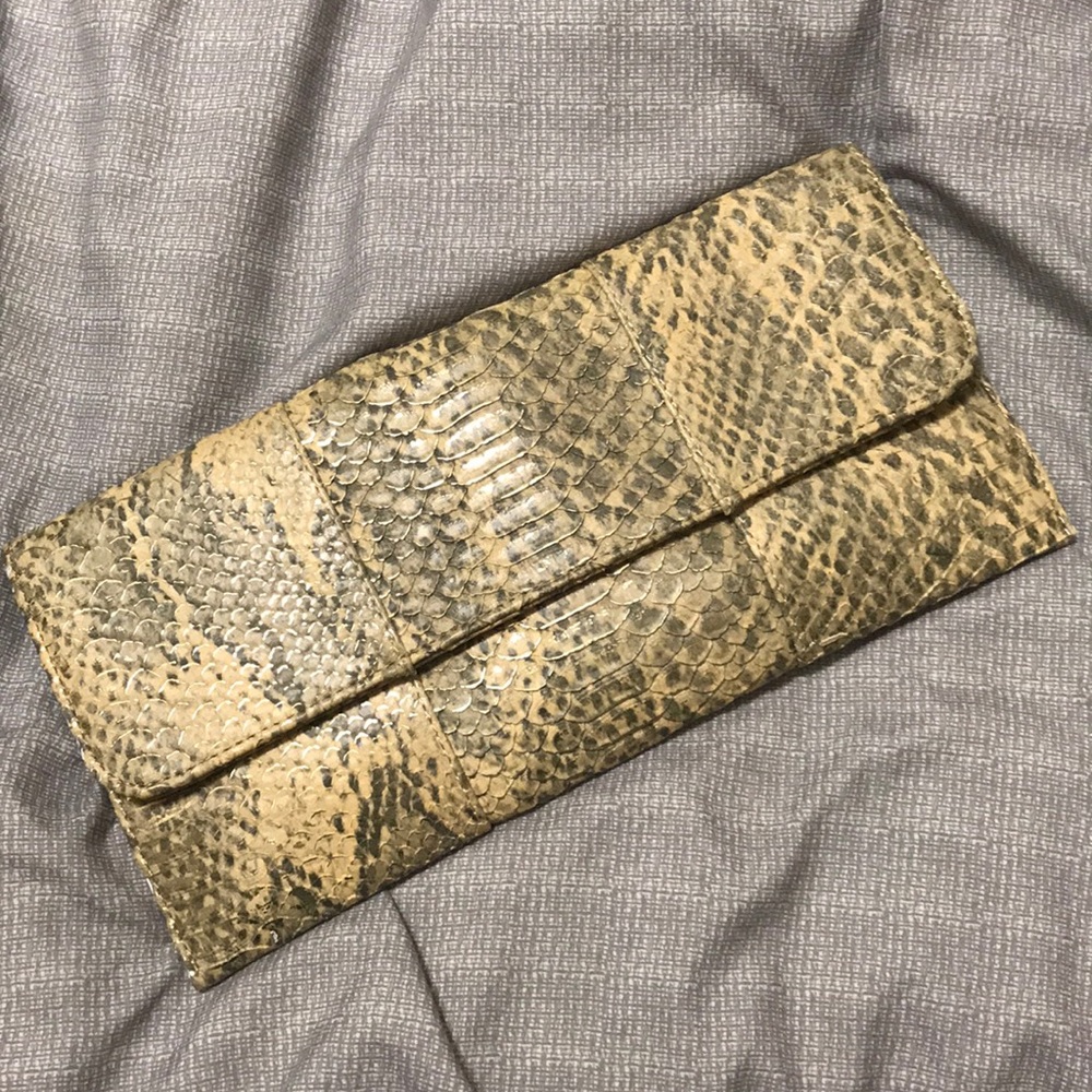 Snake skin clutch